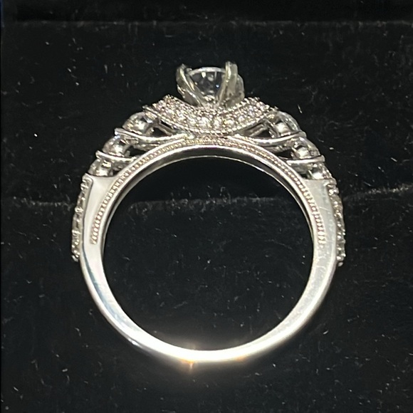 NEW 925 Sterling Silver With Lab Created Diamonds Ring In Size 8. - Picture 2 of 10